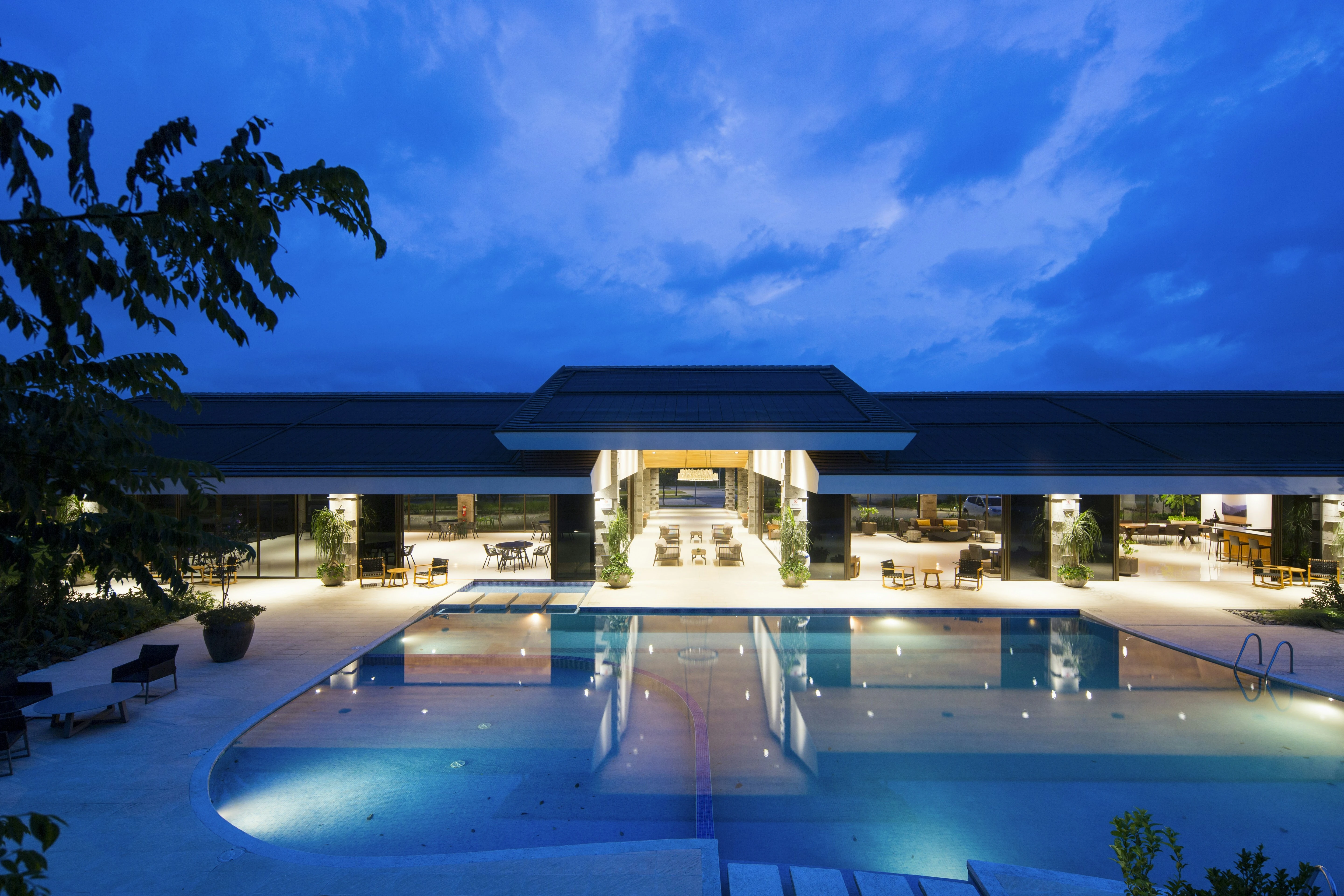 Best hotel, cruise, and condo deals